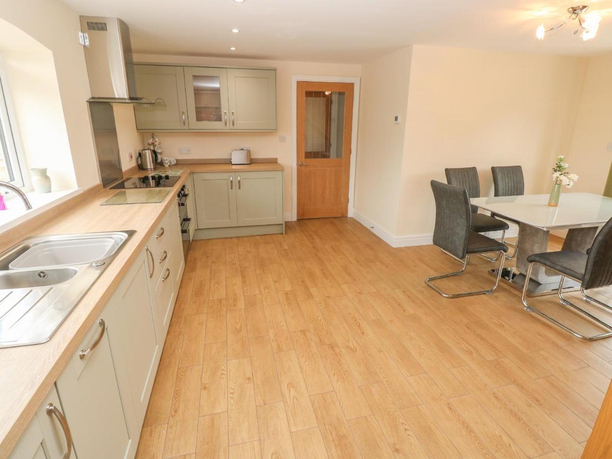 Woodpecker Barn Villa Pontyclun Екстериор снимка